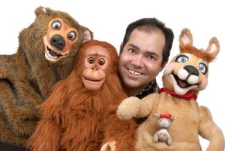 photo of ventriloquist Tony Borders and his animal puppets
