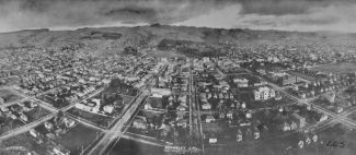 Panoramic photograph of Berkeley in 1908